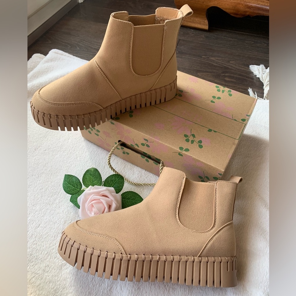 BNIB Ilse Jacobsen Tulip Chelsea Boots